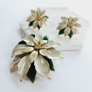 Vintage Floral Brooch/Pin and Matches Earrings
